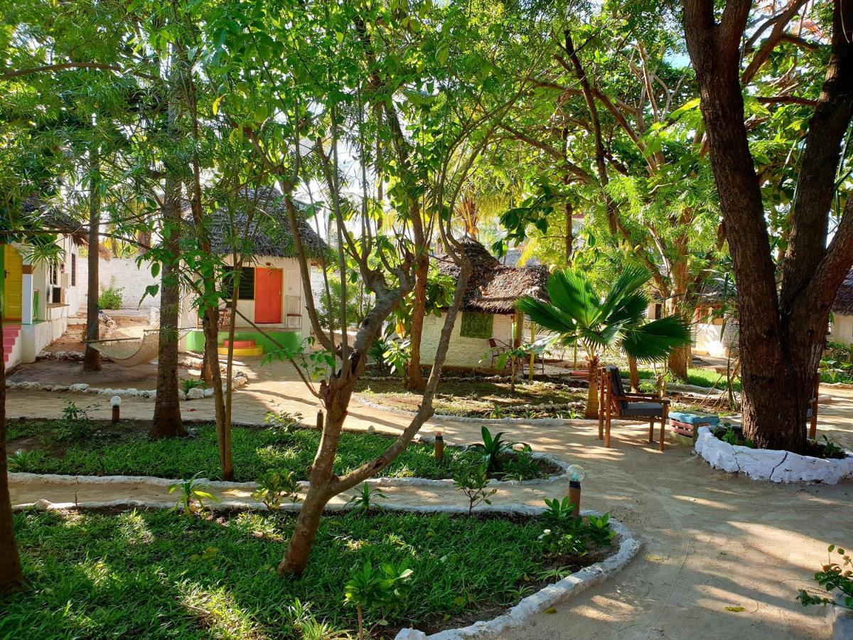 Fontaine Garden Village Bwejuu Esterno foto