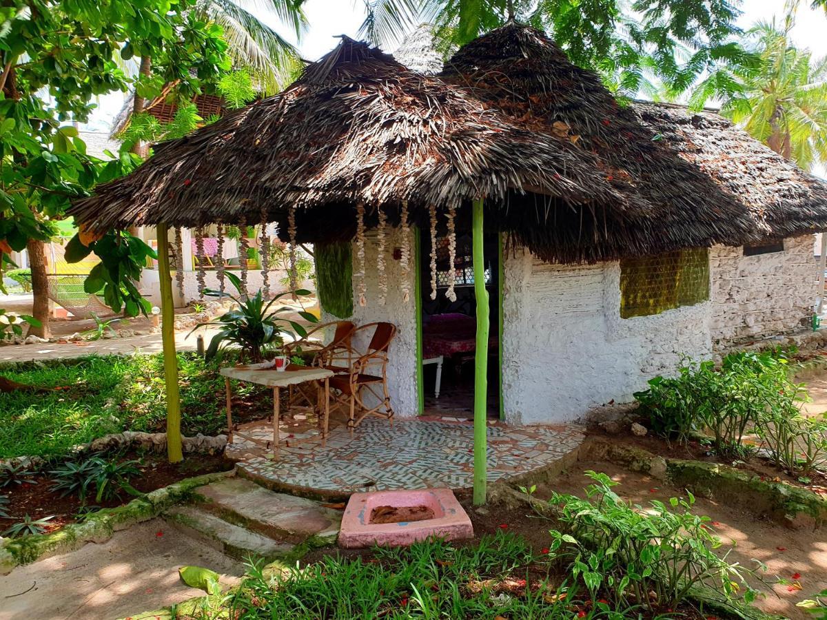 Fontaine Garden Village Bwejuu Esterno foto