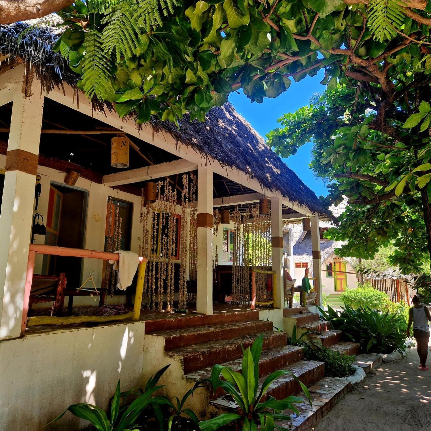 Fontaine Garden Village Bwejuu Esterno foto